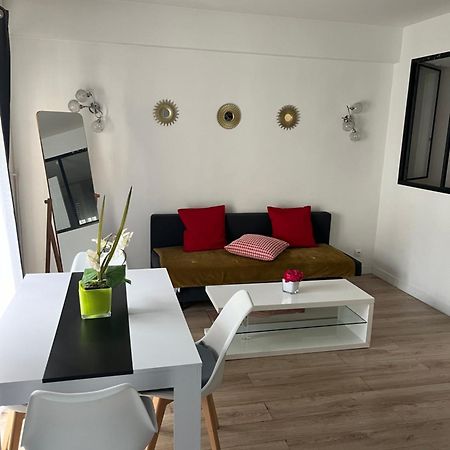 Bel appartement proche Tour Eiffel Paris Exterior foto