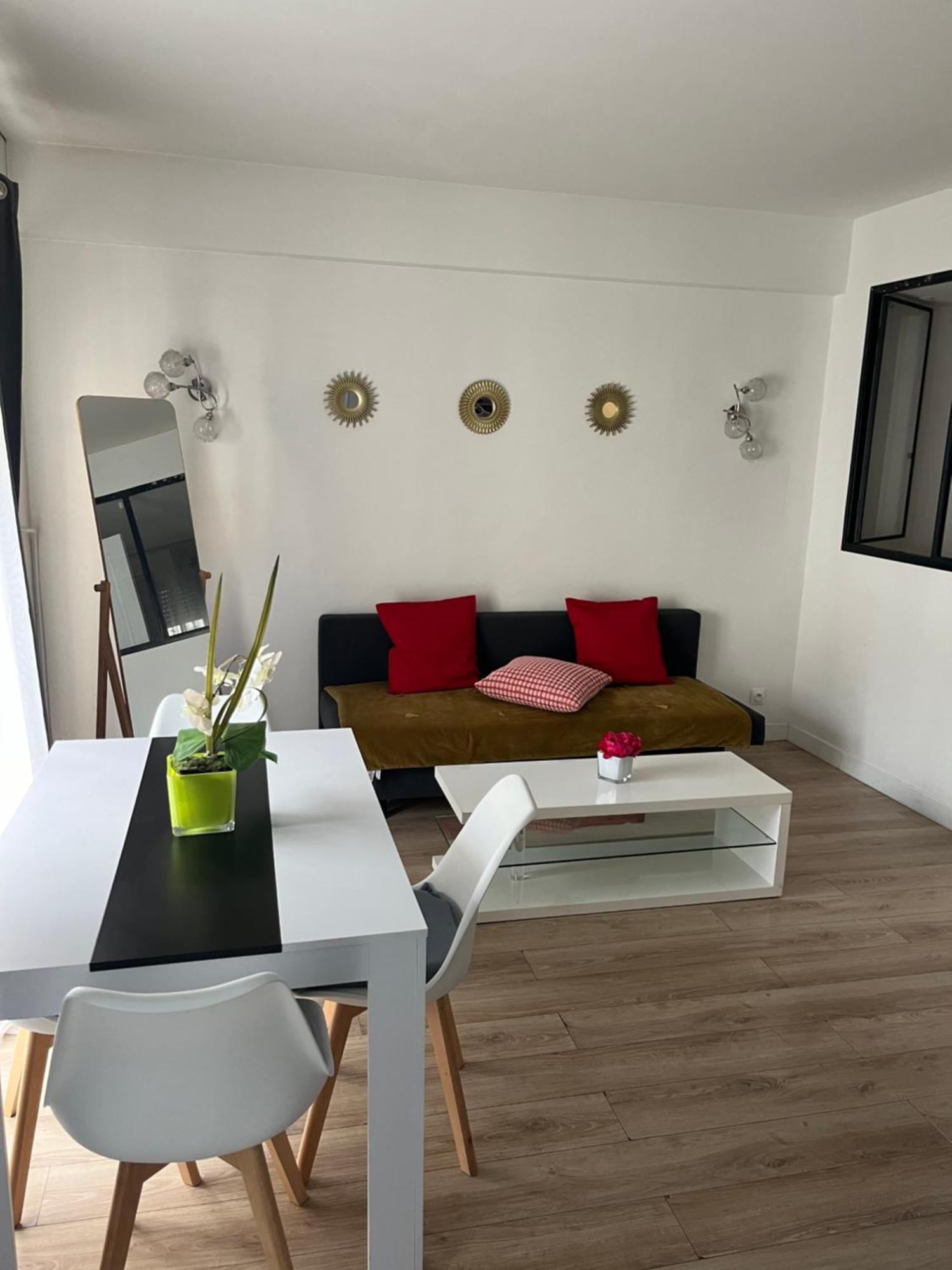Bel appartement proche Tour Eiffel Paris Exterior foto
